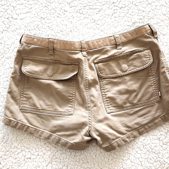 Abercrombie and Fitch khaki shorts - Picture 2 of 11